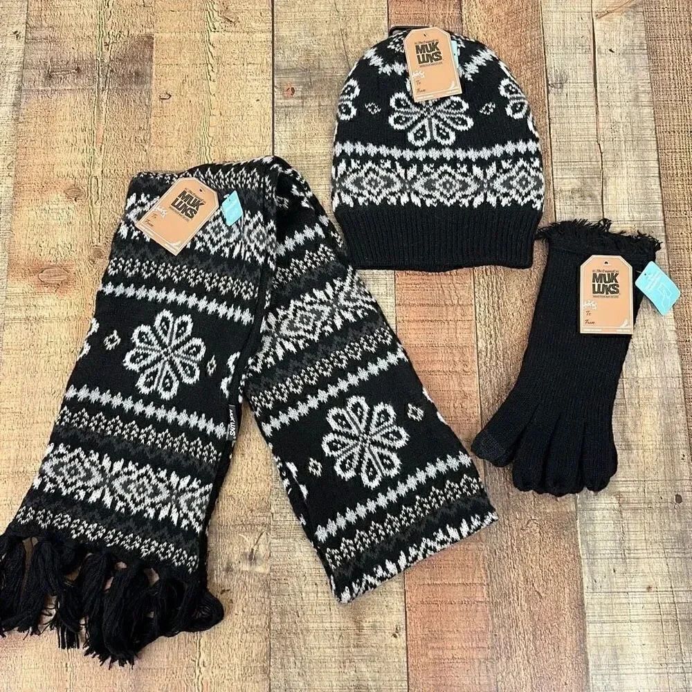 NWT Muk Luks Reversible Scarf, Beanie, and Touchscreen Gloves Set - Picture 2 of 6